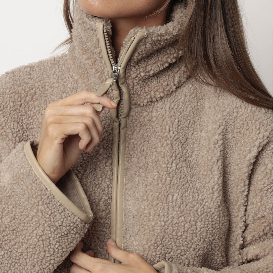 67323-0 - Giacca da stanza da donna con zip modello montone