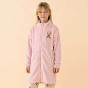 FE2679AB - Vestaglia bambina in coral fleece a collo alto e manica lunga, con comode tasche laterali