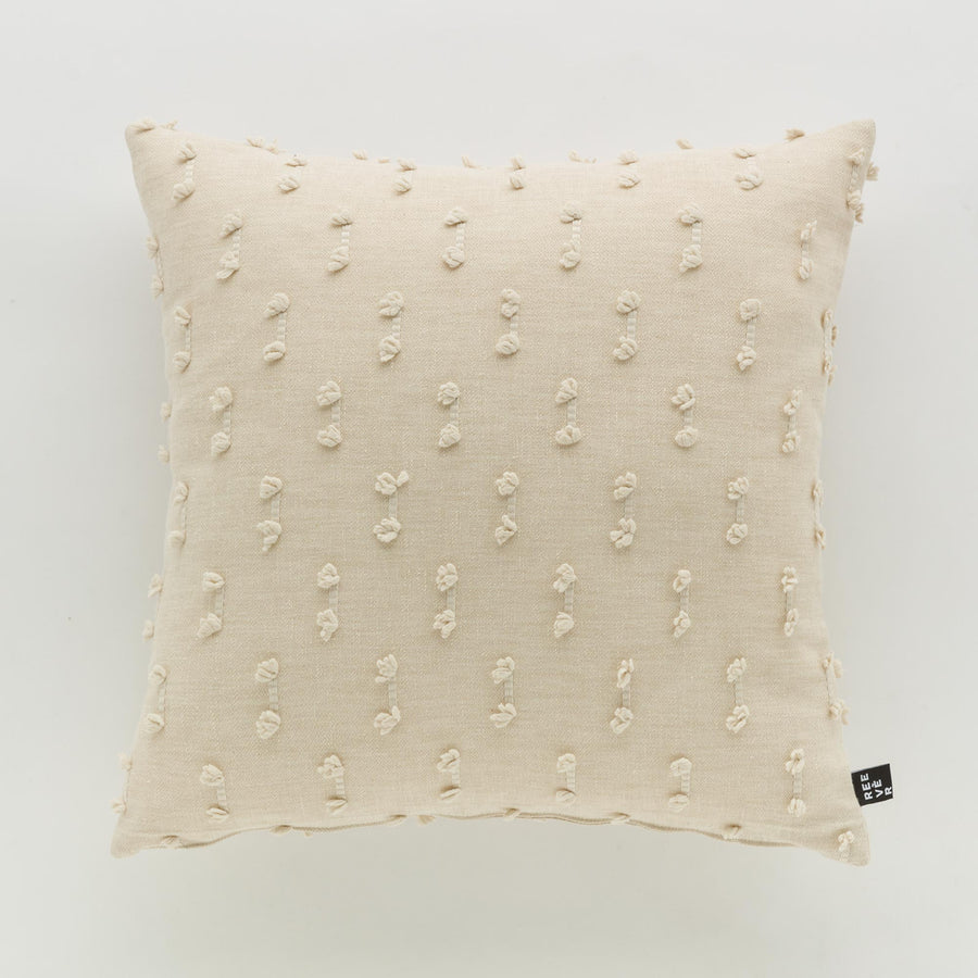 Cora Cuscino Arredo 50x50cm con applicazioni a rilievo