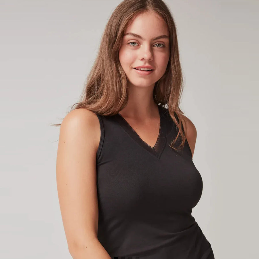 1/0146 - Canotta con spalla larga e dettagli in pizzo