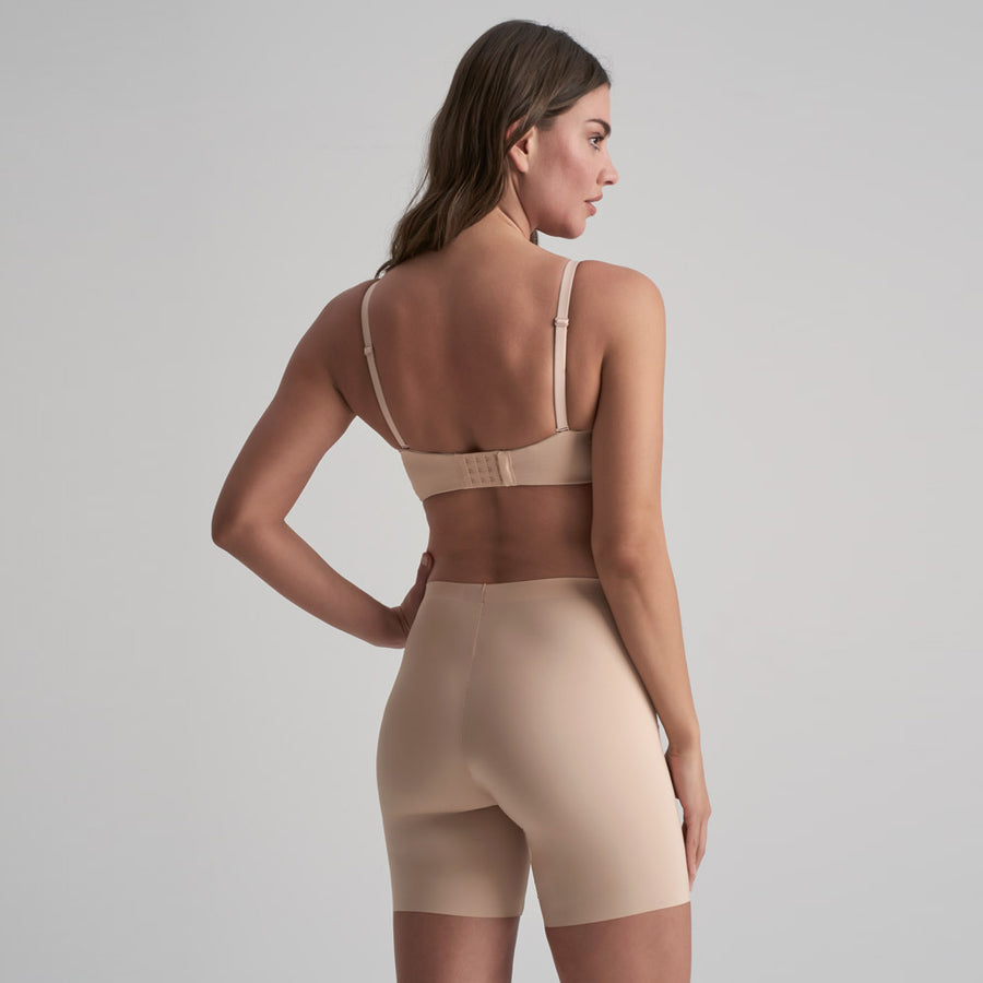 Smooth essentials Mid Waist Short