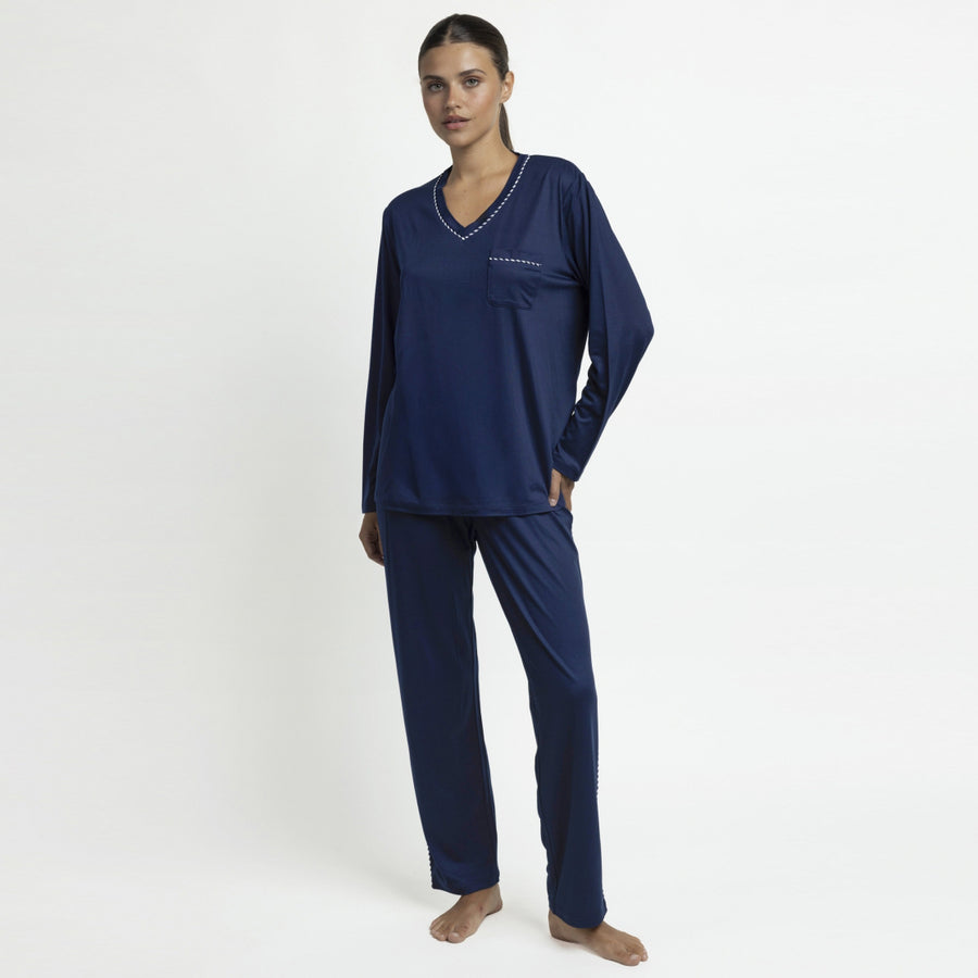 64605-0 - Pigiama in morbida maglia con maniche lunghe e scollo a V