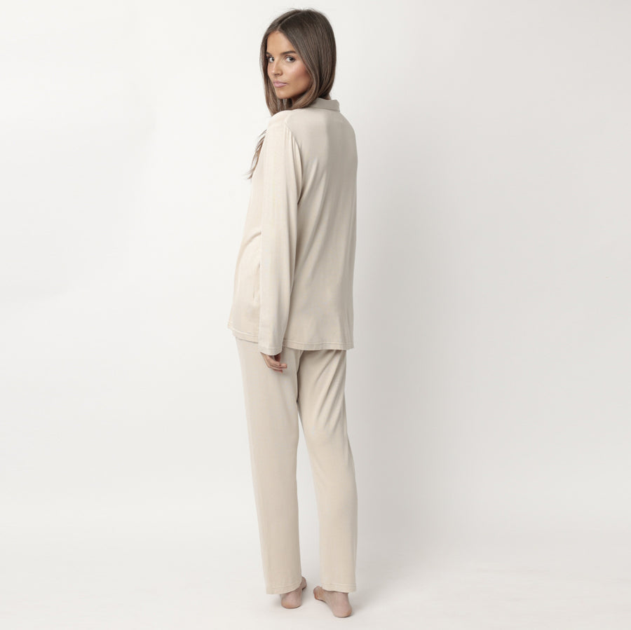 63647-0 - Pigiama in modal con collo in raso aperto avanti