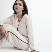 63627-0 - Pigiama elegante da donna a maniche lunghe con scollo a V