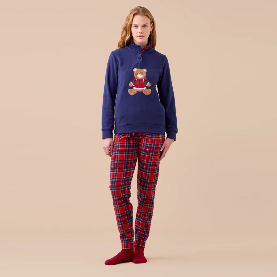 FA9386 -Pigiama in pile con orsetto ricamato scozzese