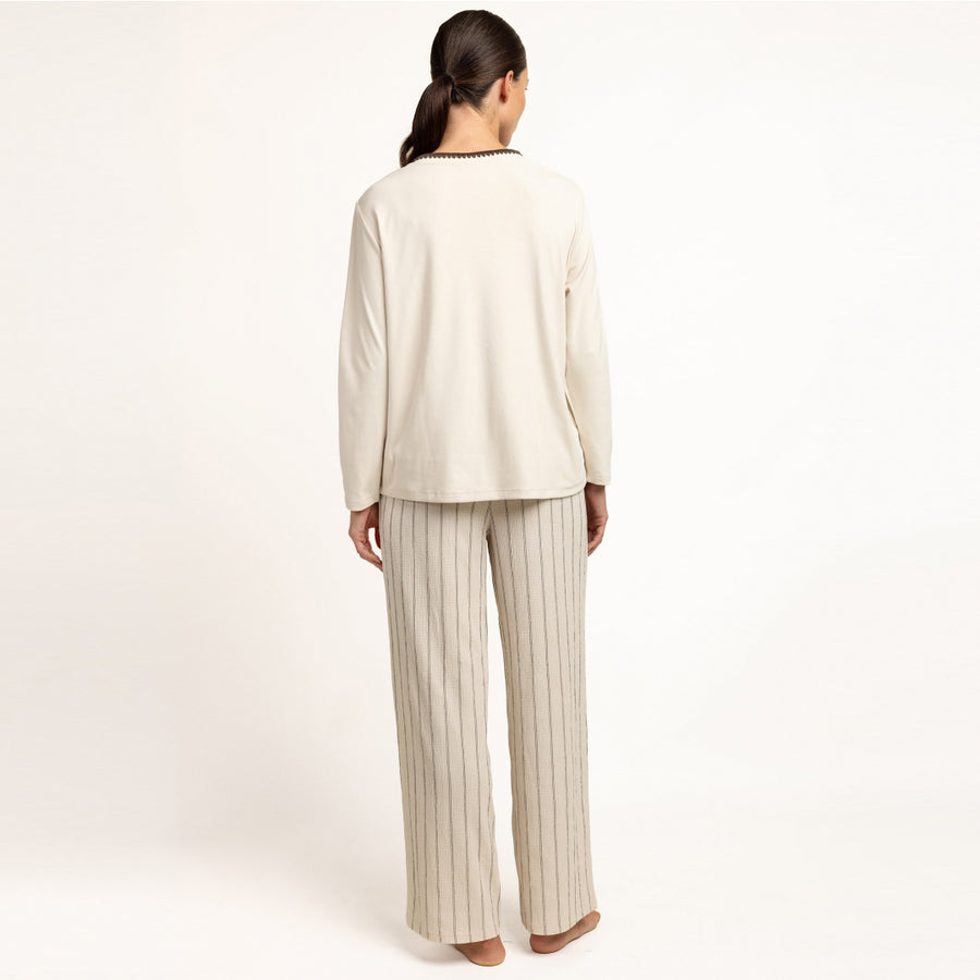 64644-0 - Pigiama in morbida maglia di microfibra con maniche lunghe, scollo a V e pantaloni lunghi