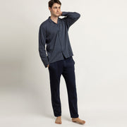 64182-0 - Pigiama a maniche lunghe in maglia interlock di cotone con colletto a revers e pantaloni lunghi.