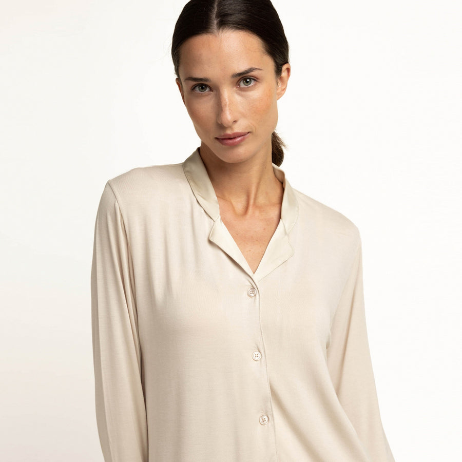 61561-0 - Camicia aperta avanti collo in raso