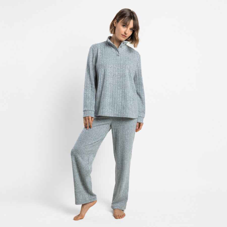 64641-0 - Pigiama a maniche lunghe in maglia con collo alto