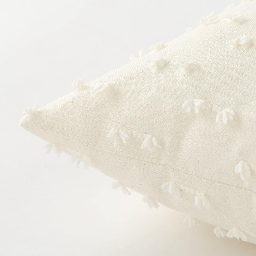 Cora Cuscino Arredo 50x50cm con applicazioni a rilievo