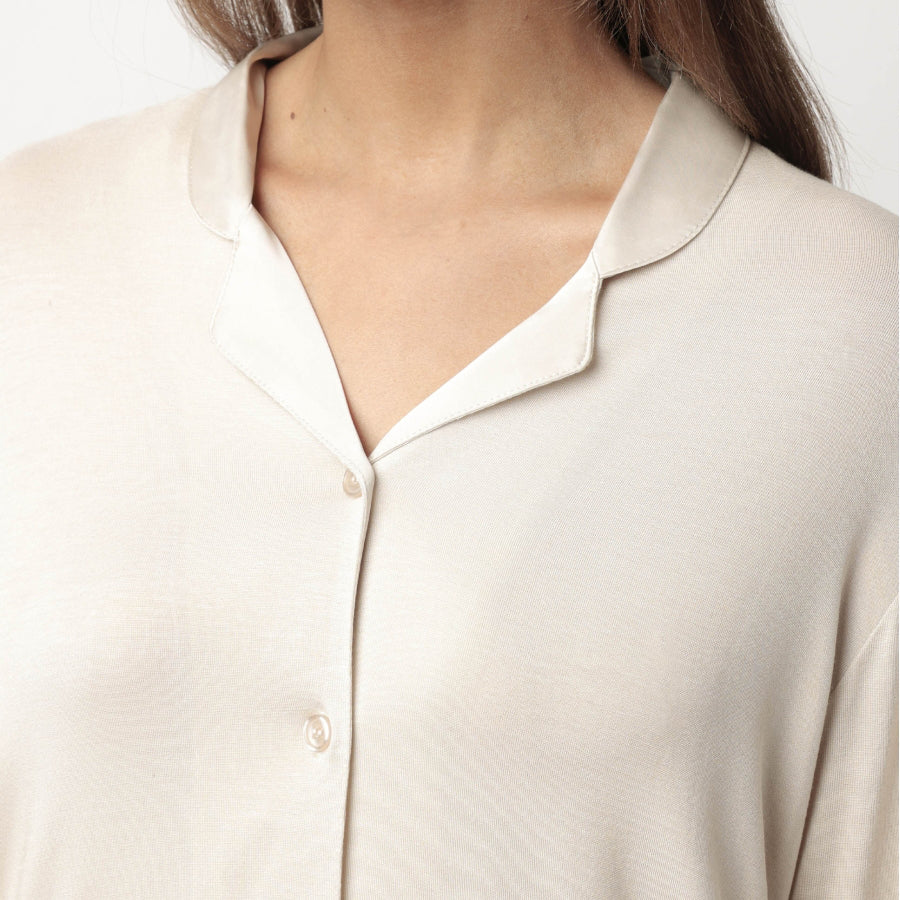 63647-0 - Pigiama in modal con collo in raso aperto avanti