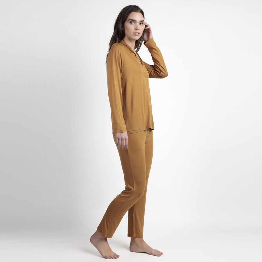 63647-0 - Pigiama in modal con collo in raso aperto avanti