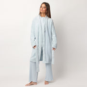 67289-0 - Vestaglia sciallata in coral con dettaglio in macramè sul bordo