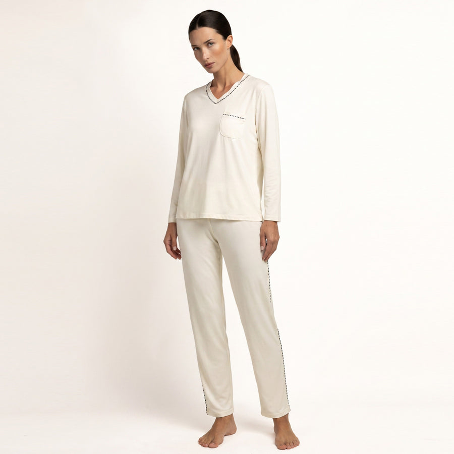 64605-0 - Pigiama in morbida maglia con maniche lunghe e scollo a V