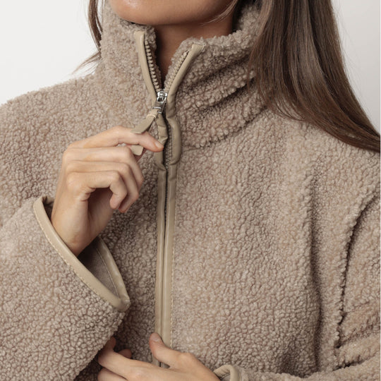 67323-0 - Giacca da stanza da donna con zip modello montone