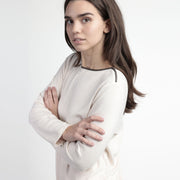 63628-0 - Pigiama elegante a maniche lunghe da donna con inserti in raso