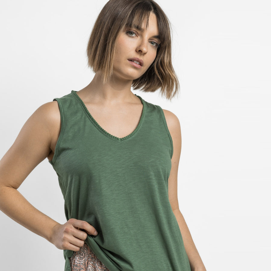 Pigiama pantalone corto e maglia spalla larga scollo a v con dettaglio macramè - 64570-0