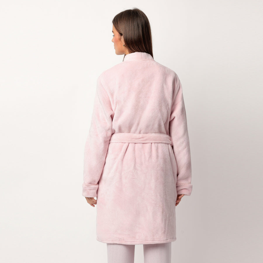 67289-0 - Vestaglia sciallata in coral con dettaglio in macramè sul bordo