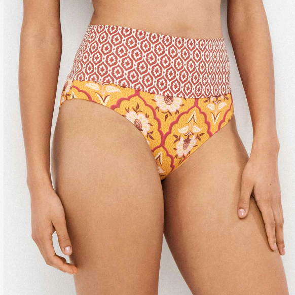 2/30397 - Costume due pezzi con slip vita alta regolabile e reggiseno con ferretto