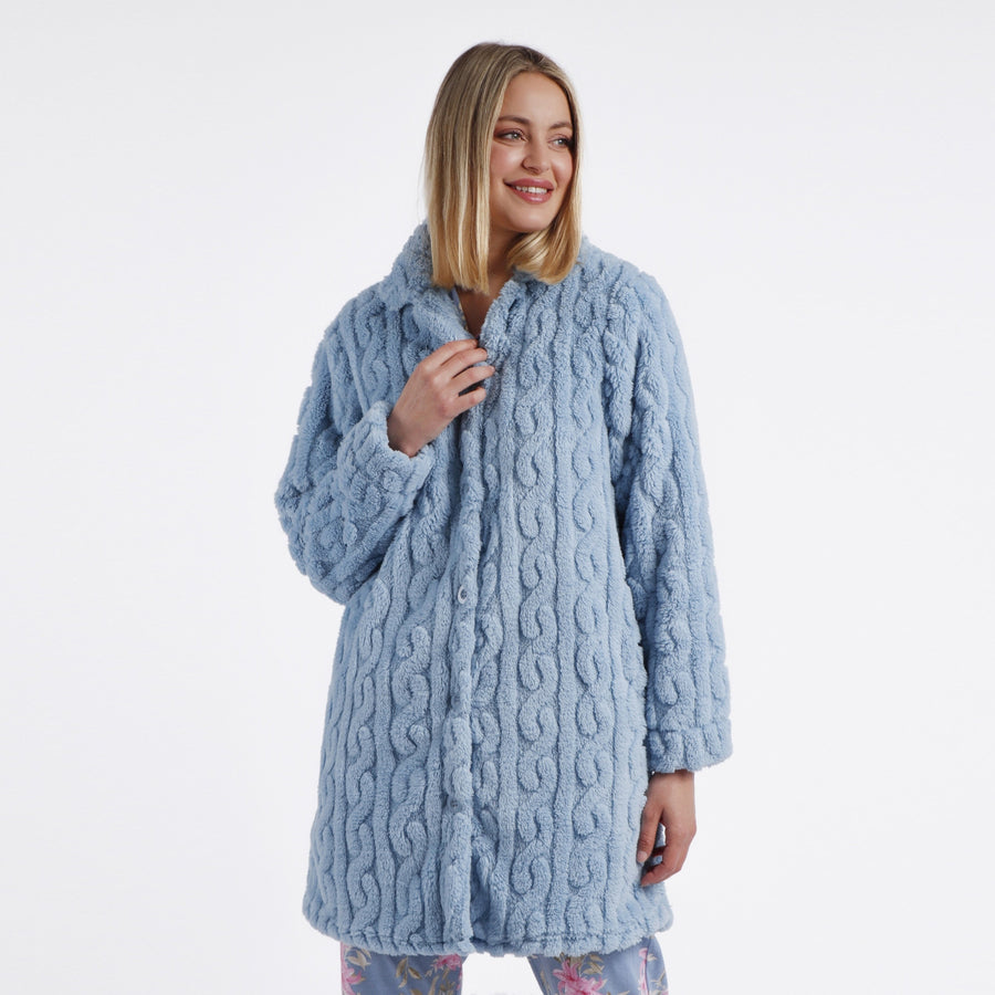 67040-0 - Vestaglia in coral effetto treccine con bottoni